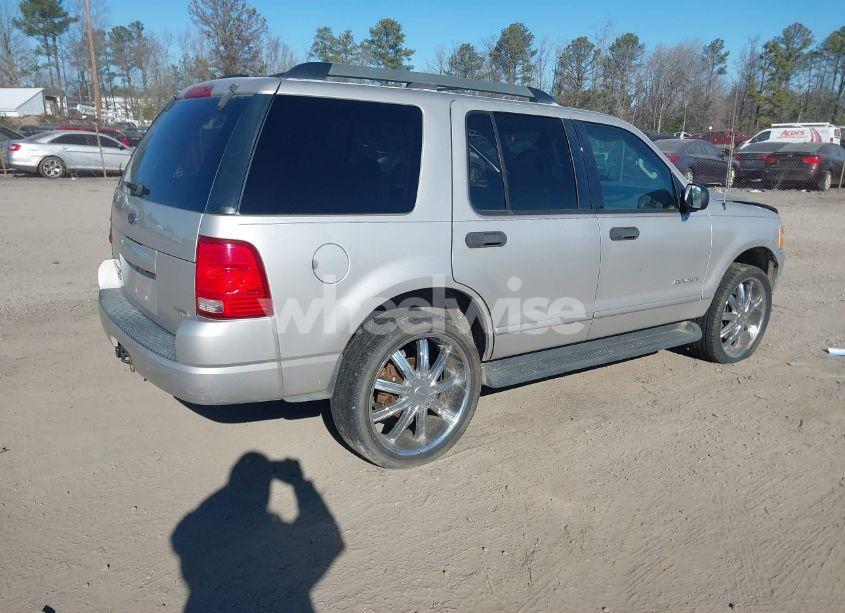 Photo 4 of 2005 Ford Explorer XLT/XLT SPORT (VIN 1FMZU73K95UB47611)