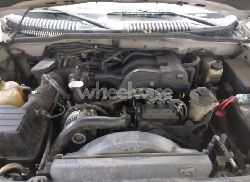 Photo 10 of 2005 Ford Explorer XLT/XLT SPORT (VIN 1FMZU73K95UB58818)