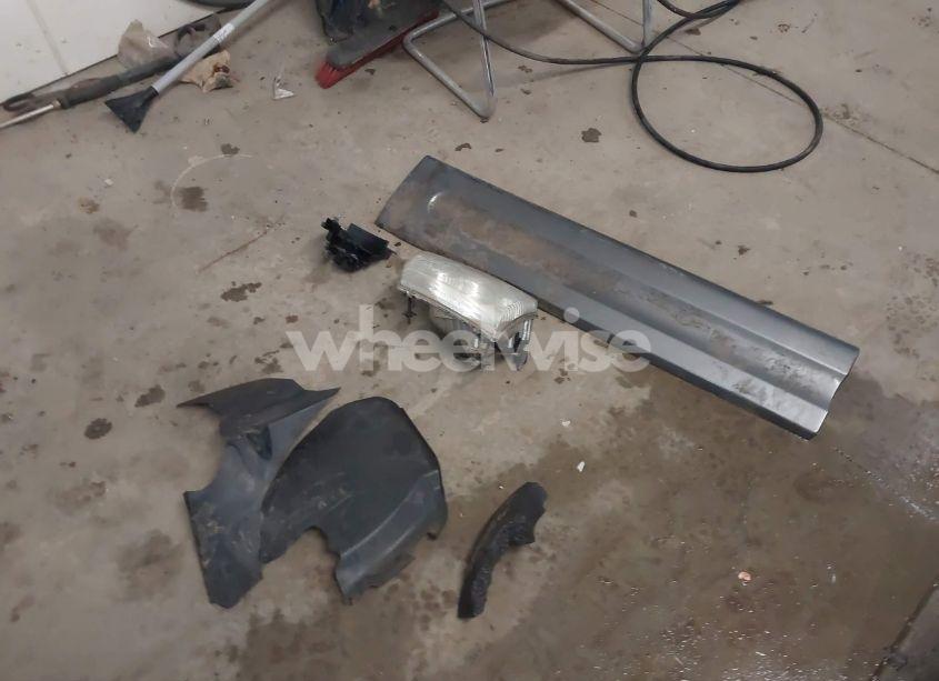 Photo 12 of 2005 Ford Explorer XLT/XLT SPORT (VIN 1FMZU73K95UB58818)