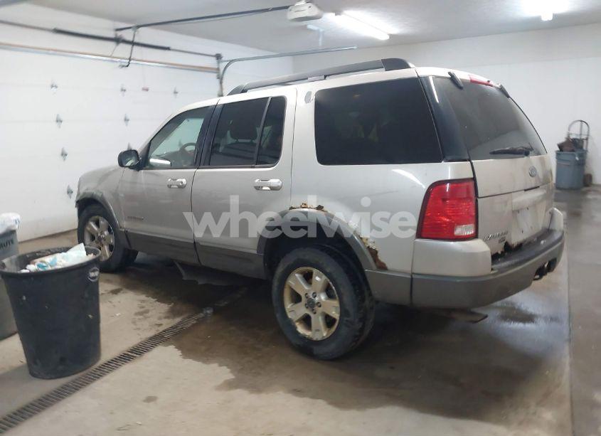Photo 3 of 2005 Ford Explorer XLT/XLT SPORT (VIN 1FMZU73K95UB58818)