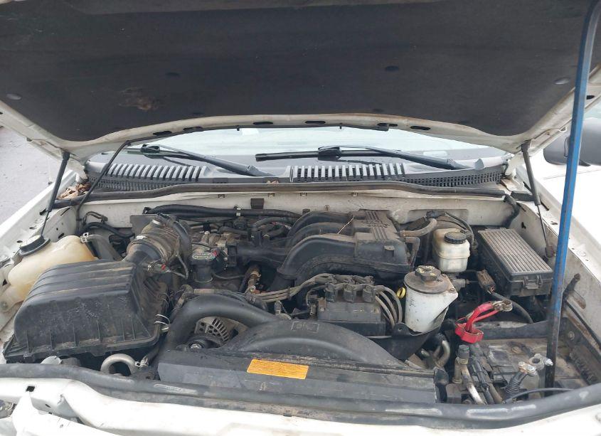 Photo 10 of 2005 Ford Explorer XLT/XLT SPORT (VIN 1FMZU73K95UB72136)