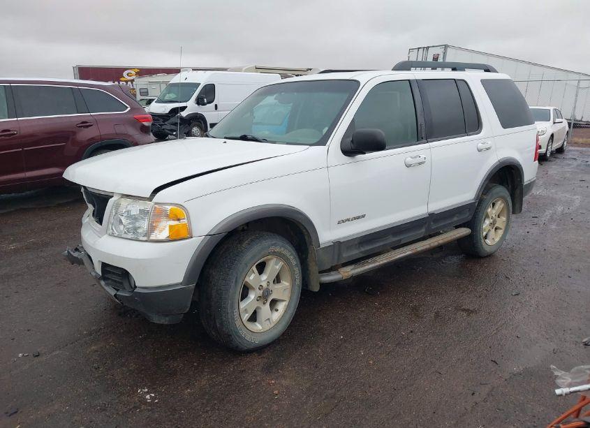 Photo 2 of 2005 Ford Explorer XLT/XLT SPORT (VIN 1FMZU73K95UB72136)