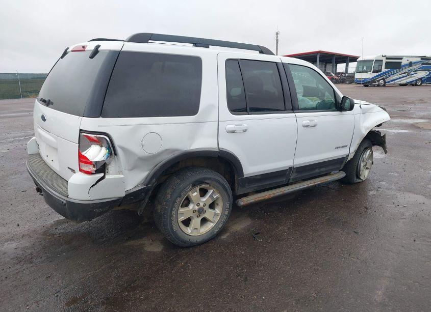 Photo 4 of 2005 Ford Explorer XLT/XLT SPORT (VIN 1FMZU73K95UB72136)
