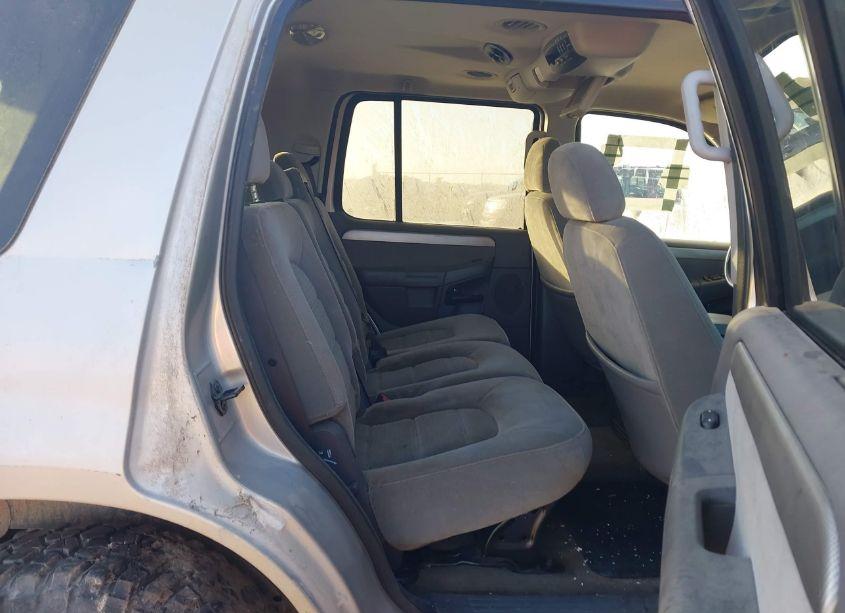 Photo 8 of 2004 Ford Explorer (VIN 1FMZU73KX4ZA07780)