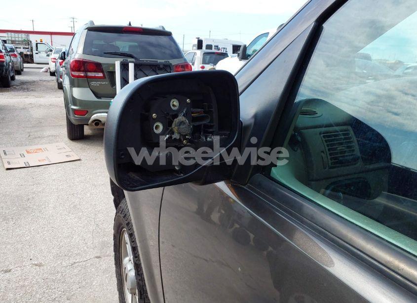 Photo 13 of 2005 Ford Explorer XLT/XLT SPORT (VIN 1FMZU73KX5UB60979)