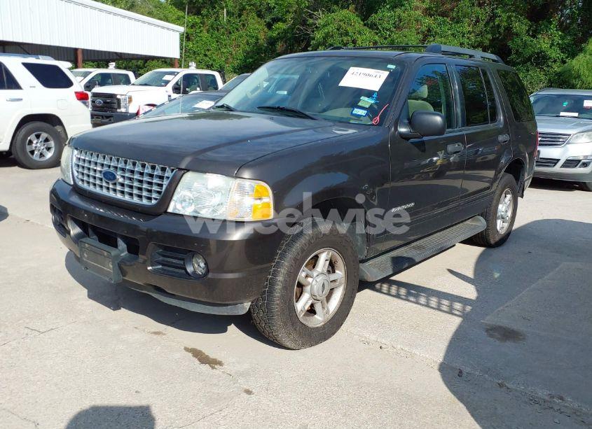 Photo 2 of 2005 Ford Explorer XLT/XLT SPORT (VIN 1FMZU73KX5UB60979)