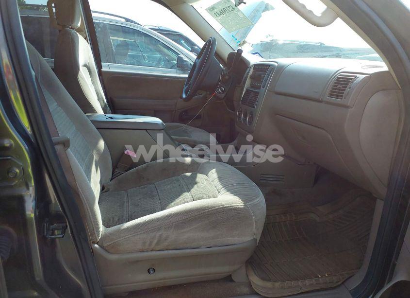 Photo 5 of 2005 Ford Explorer XLT/XLT SPORT (VIN 1FMZU73KX5UB60979)