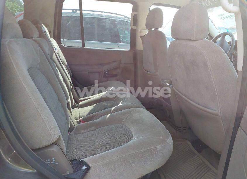 Photo 8 of 2005 Ford Explorer XLT/XLT SPORT (VIN 1FMZU73KX5UB60979)