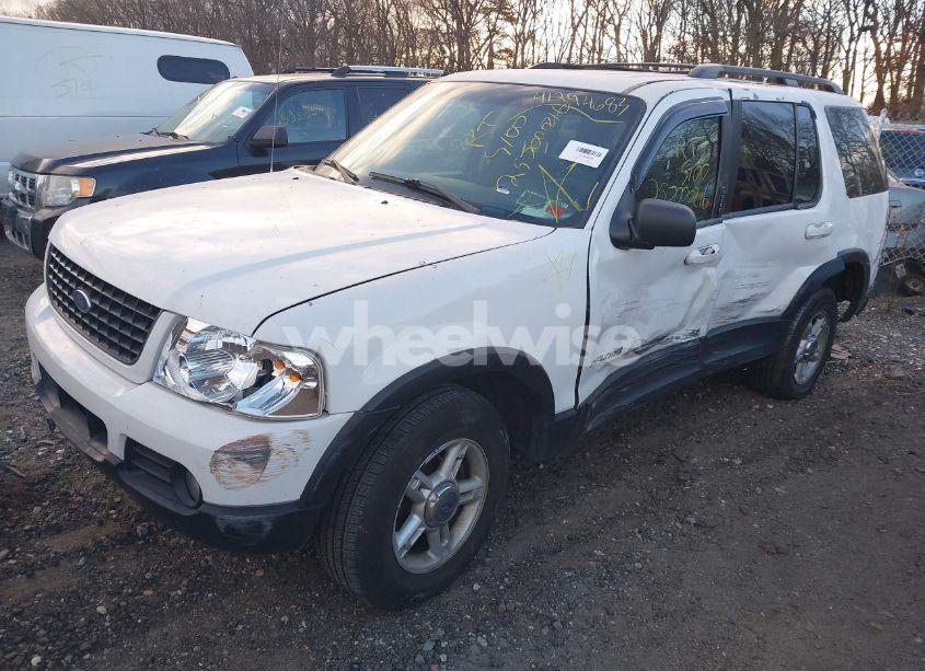 Photo 2 of 2002 Ford Explorer XLT (VIN 1FMZU73W42UD56821)