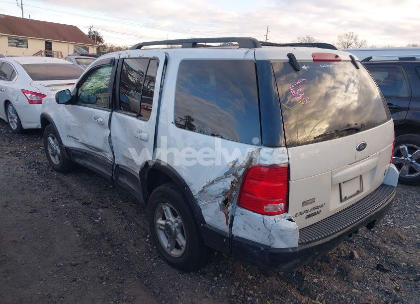 Photo 3 of 2002 Ford Explorer XLT (VIN 1FMZU73W42UD56821)