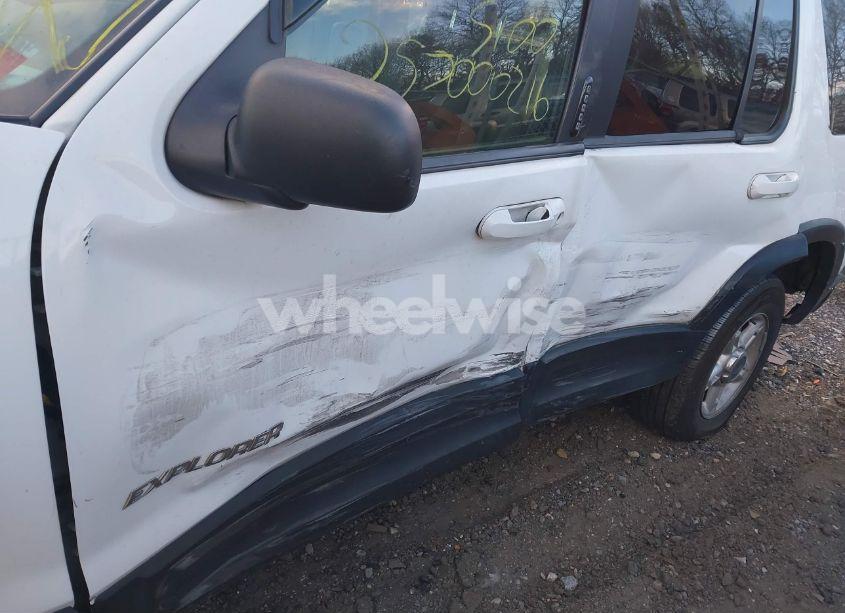 Photo 6 of 2002 Ford Explorer XLT (VIN 1FMZU73W42UD56821)