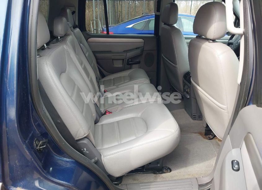 Photo 8 of 2004 Ford Explorer NBX/XLT (VIN 1FMZU73W44UA79929)