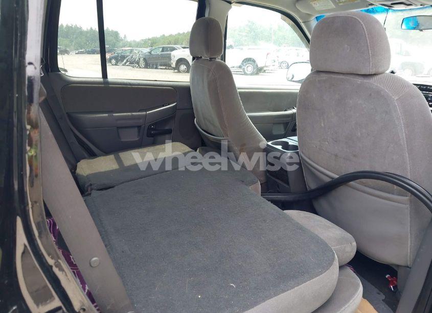 Photo 8 of 2005 Ford Explorer XLT/XLT SPORT (VIN 1FMZU73W45UB57109)