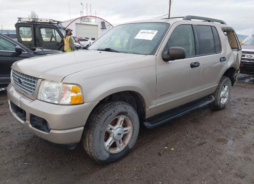 Photo 2 of 2005 Ford Explorer XLT/XLT SPORT (VIN 1FMZU73W75UB57556)