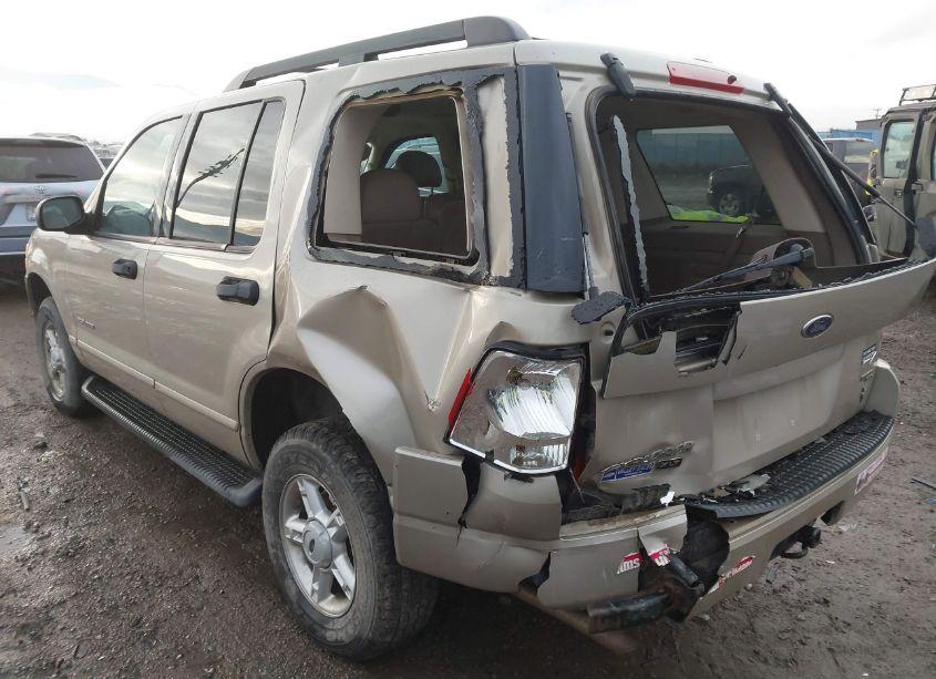 Photo 3 of 2005 Ford Explorer XLT/XLT SPORT (VIN 1FMZU73W75UB57556)