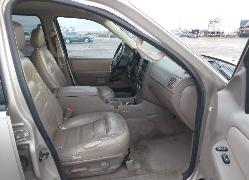 Photo 5 of 2005 Ford Explorer XLT/XLT SPORT (VIN 1FMZU73W75UB57556)