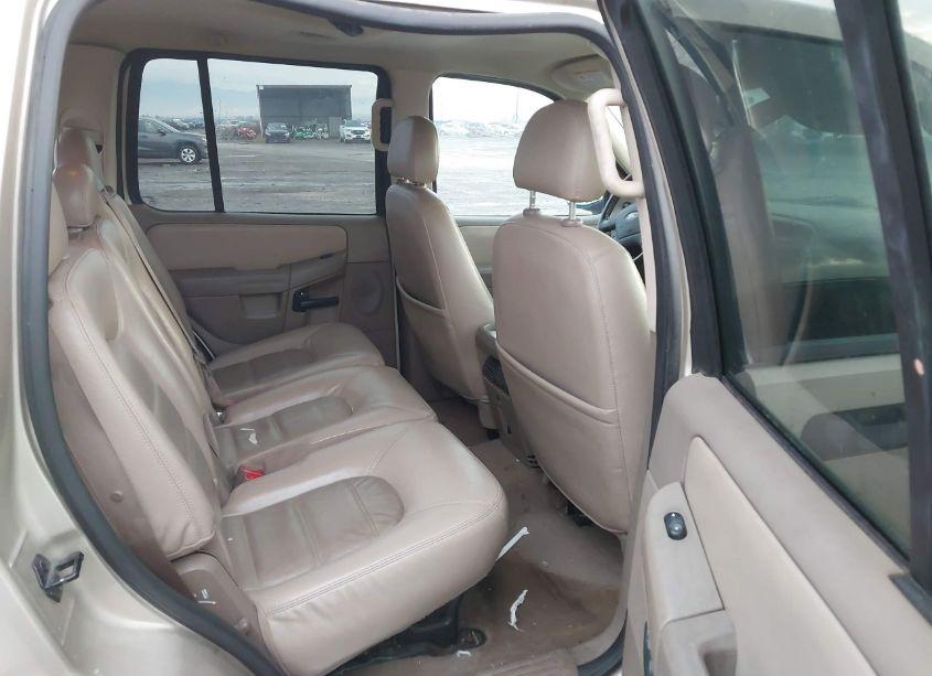 Photo 8 of 2005 Ford Explorer XLT/XLT SPORT (VIN 1FMZU73W75UB57556)
