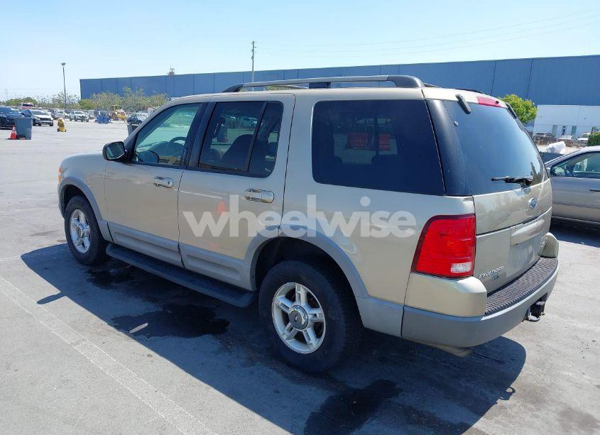 Photo 3 of 2002 Ford Explorer XLT (VIN 1FMZU73W82ZB78429)