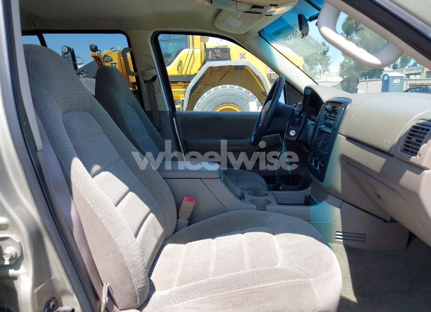 Photo 5 of 2002 Ford Explorer XLT (VIN 1FMZU73W82ZB78429)