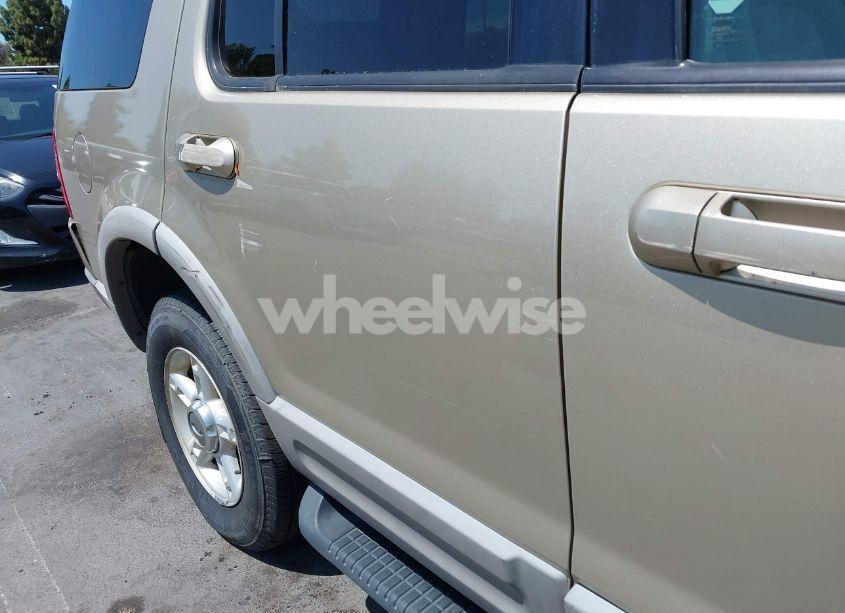 Photo 6 of 2002 Ford Explorer XLT (VIN 1FMZU73W82ZB78429)