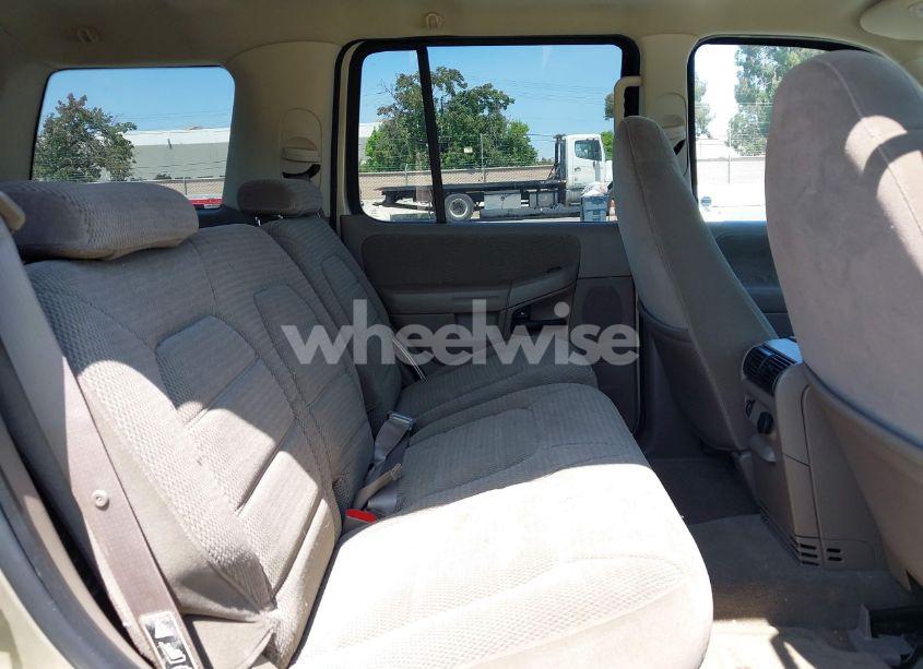 Photo 8 of 2002 Ford Explorer XLT (VIN 1FMZU73W82ZB78429)