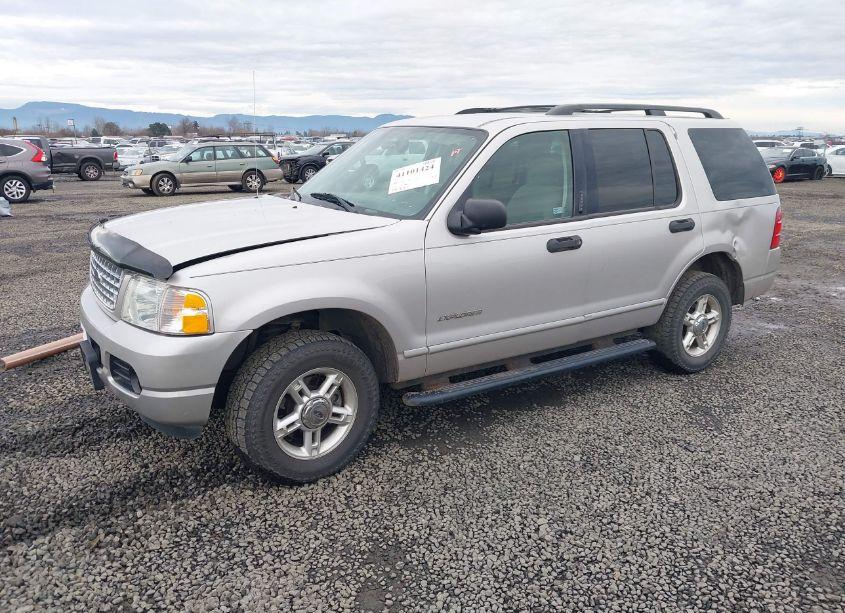 Photo 2 of 2004 Ford Explorer NBX/XLT (VIN 1FMZU73WX4UA72922)