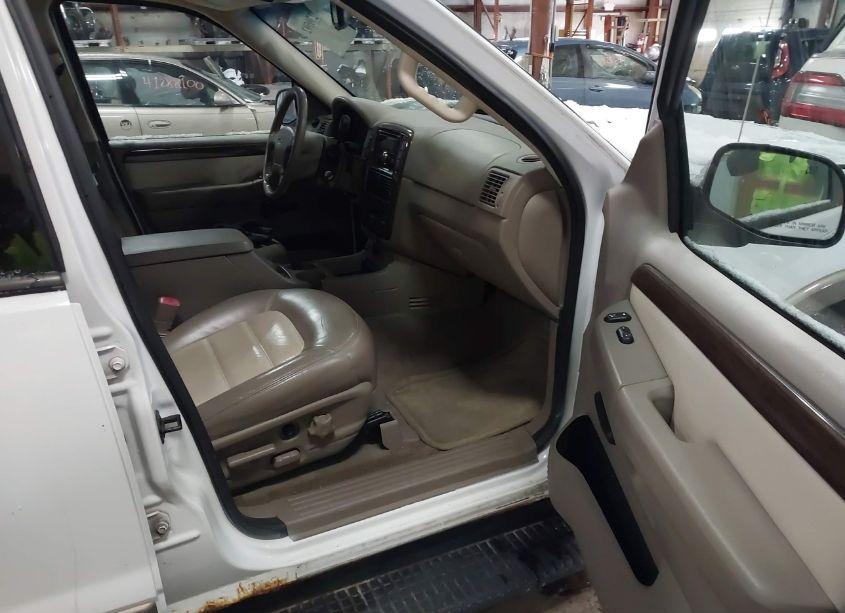 Photo 5 of 2002 Ford Explorer EDDIE BAUER (VIN 1FMZU74E52ZA85874)