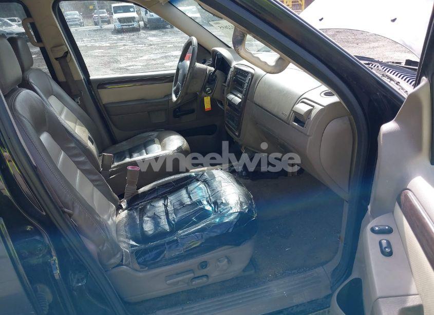 Photo 5 of 2005 Ford Explorer EDDIE BAUER (VIN 1FMZU74K15UA92716)