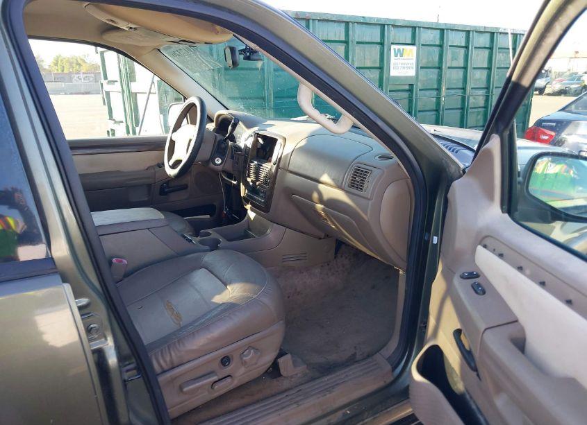 Photo 5 of 2004 Ford Explorer EDDIE BAUER (VIN 1FMZU74K44UA95849)