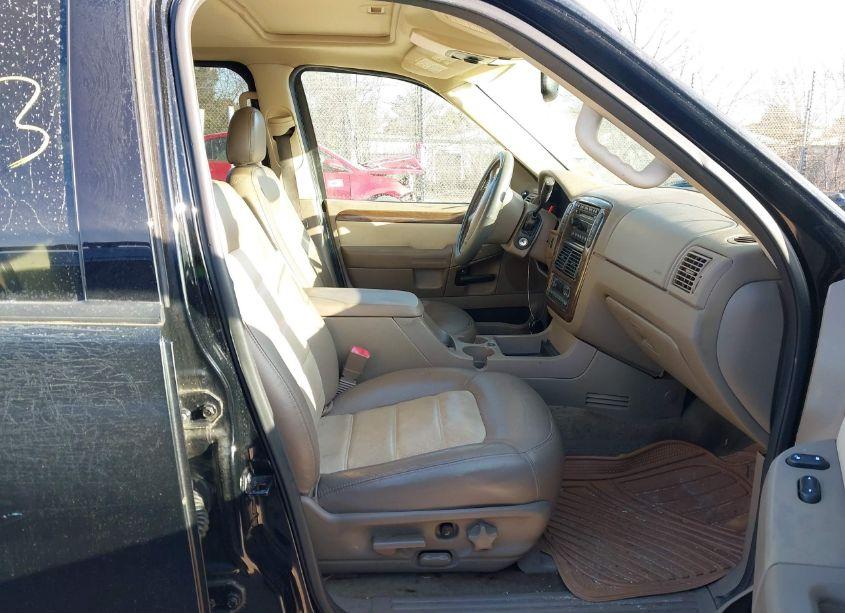 Photo 5 of 2005 Ford Explorer EDDIE BAUER (VIN 1FMZU74K85UB05347)