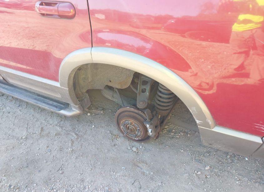 Photo 6 of 2002 Ford Explorer EDDIE BAUER (VIN 1FMZU74K92ZC61928)