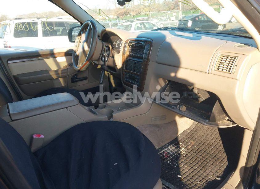 Photo 4 of 2002 Ford Explorer EDDIE BAUER (VIN 1FMZU74W32UA41460)