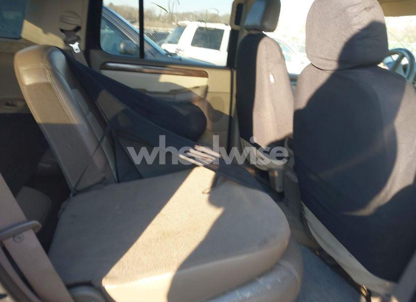 Photo 7 of 2002 Ford Explorer EDDIE BAUER (VIN 1FMZU74W32UA41460)