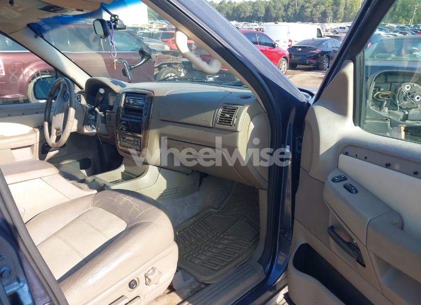 Photo 5 of 2004 Ford Explorer EDDIE BAUER (VIN 1FMZU74W54UA54147)