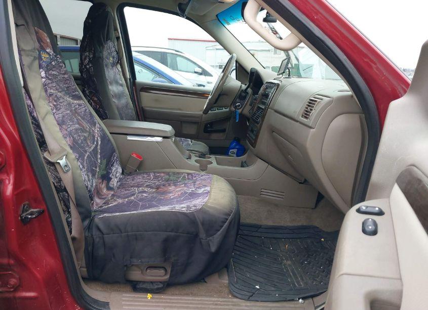 Photo 5 of 2002 Ford Explorer EDDIE BAUER (VIN 1FMZU74W62UD60433)