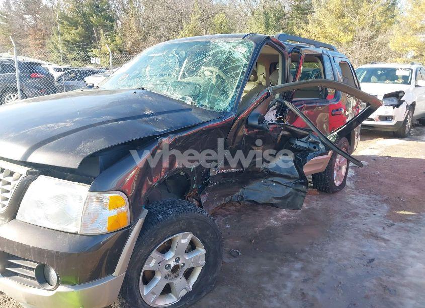 Photo 12 of 2005 Ford Explorer EDDIE BAUER (VIN 1FMZU74W85UA71901)