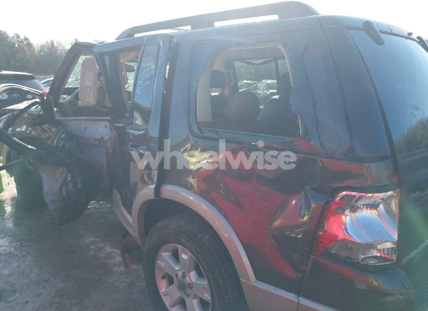 Photo 14 of 2005 Ford Explorer EDDIE BAUER (VIN 1FMZU74W85UA71901)