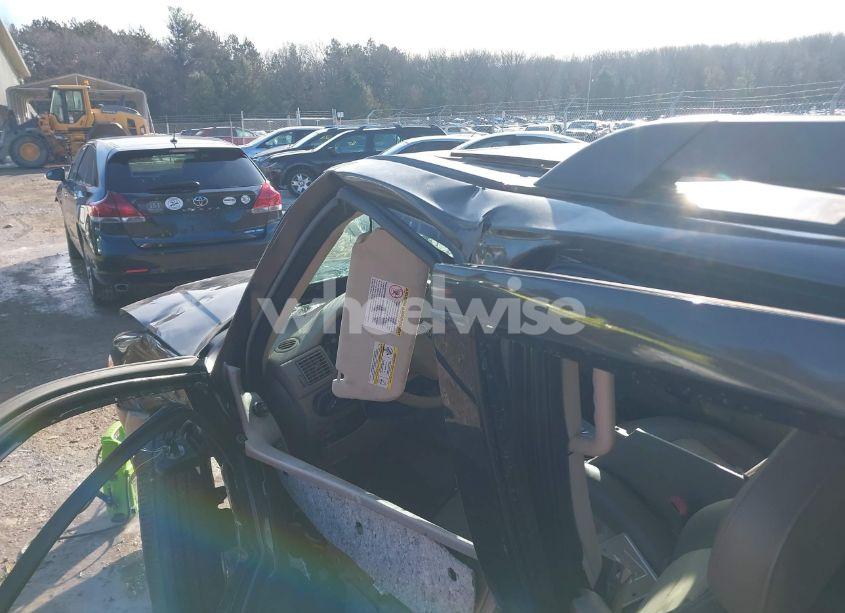 Photo 15 of 2005 Ford Explorer EDDIE BAUER (VIN 1FMZU74W85UA71901)