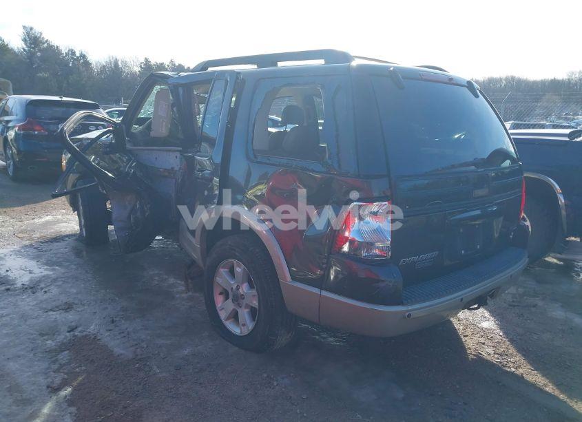 Photo 3 of 2005 Ford Explorer EDDIE BAUER (VIN 1FMZU74W85UA71901)