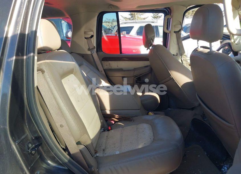 Photo 8 of 2005 Ford Explorer EDDIE BAUER (VIN 1FMZU74W85UA71901)