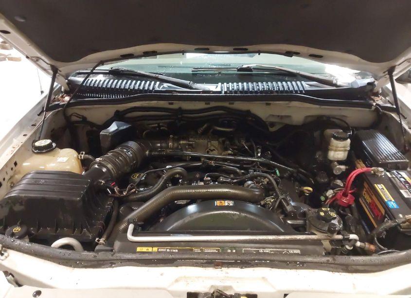 Photo 10 of 2005 Ford Explorer EDDIE BAUER (VIN 1FMZU74WX5ZA47845)