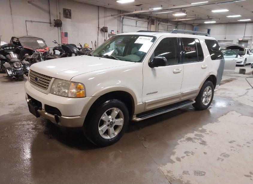 Photo 2 of 2005 Ford Explorer EDDIE BAUER (VIN 1FMZU74WX5ZA47845)