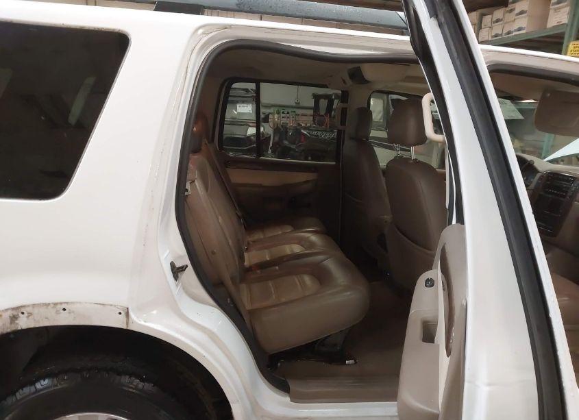 Photo 8 of 2005 Ford Explorer EDDIE BAUER (VIN 1FMZU74WX5ZA47845)