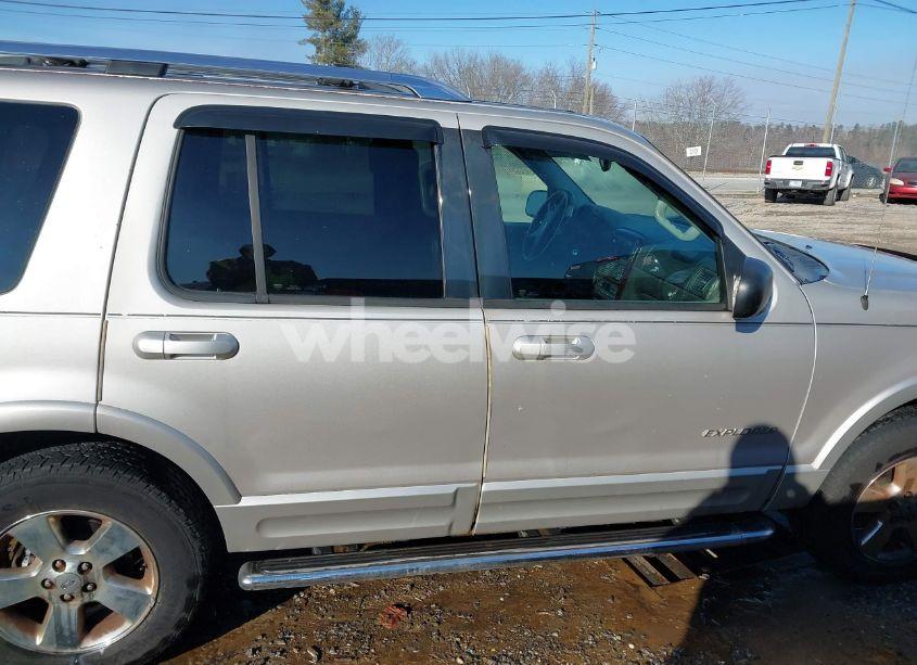 Photo 13 of 2004 Ford Explorer LIMITED (VIN 1FMZU75K44UA59805)