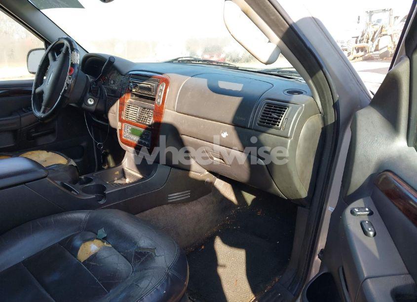 Photo 5 of 2004 Ford Explorer LIMITED (VIN 1FMZU75K44UA59805)