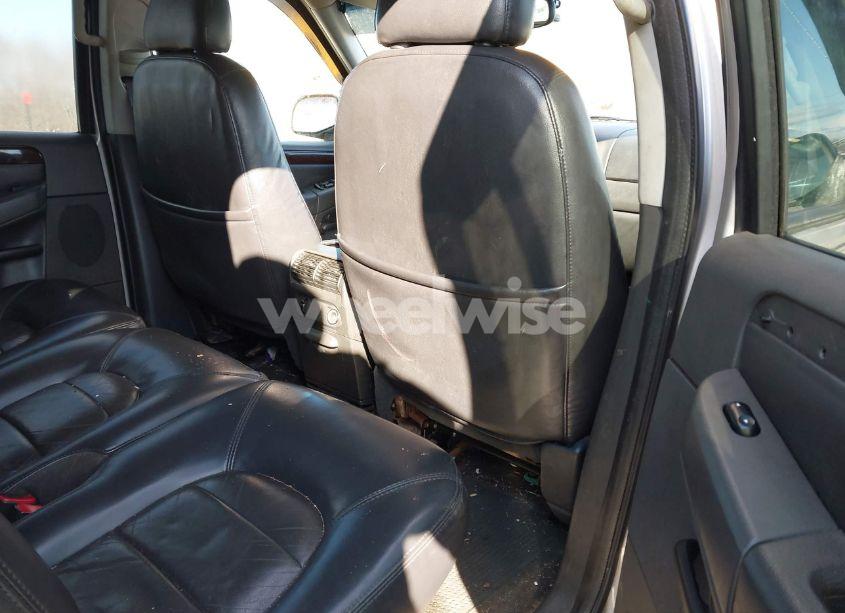 Photo 8 of 2004 Ford Explorer LIMITED (VIN 1FMZU75K44UA59805)