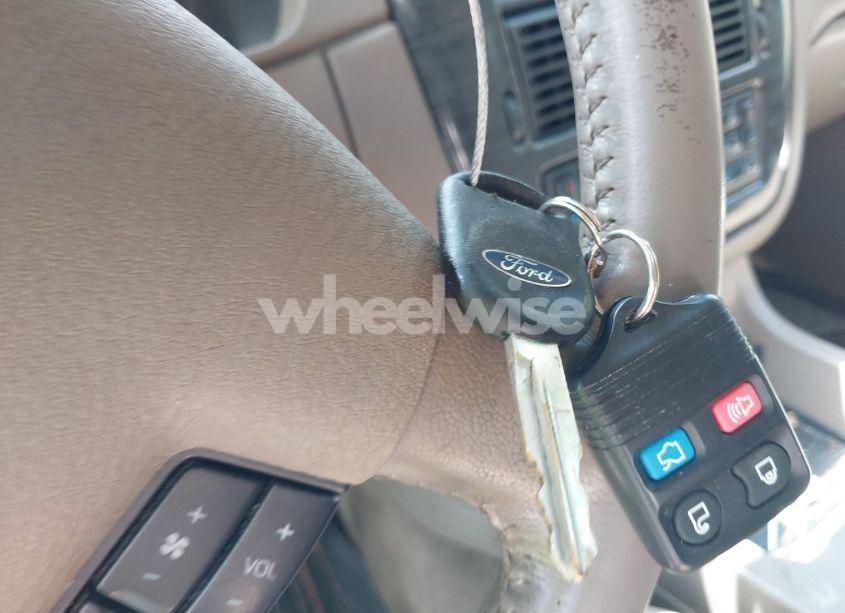 Photo 11 of 2002 Ford Explorer LIMITED (VIN 1FMZU75W52ZC13926)