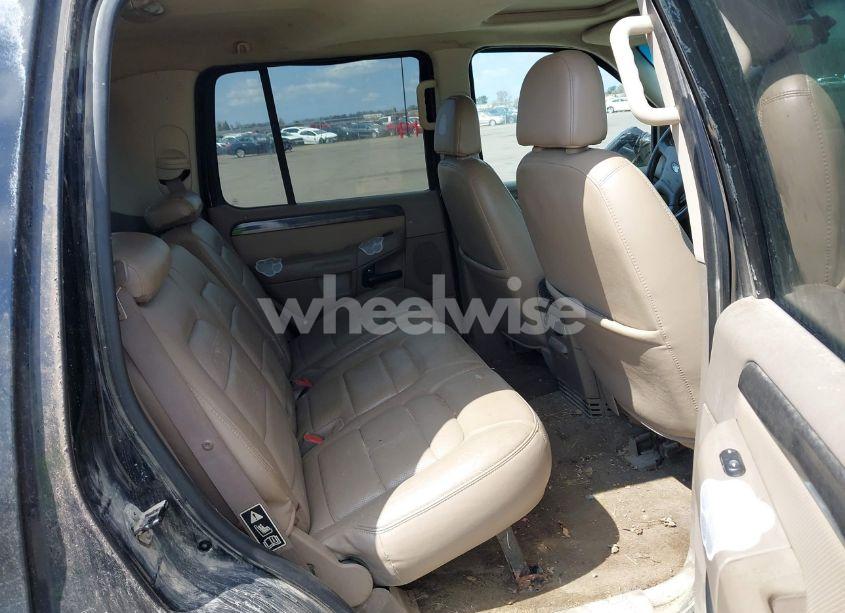 Photo 8 of 2002 Ford Explorer LIMITED (VIN 1FMZU75W82ZA59986)