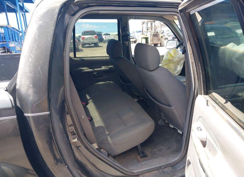 Photo 8 of 2002 Ford Explorer SPORT TRAC VALUE (VIN 1FMZU77E02UB84319)