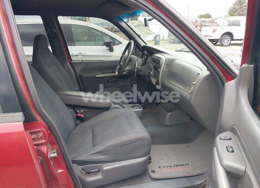Photo 5 of 2002 Ford Explorer SPORT TRAC (VIN 1FMZU77E12UD41808)